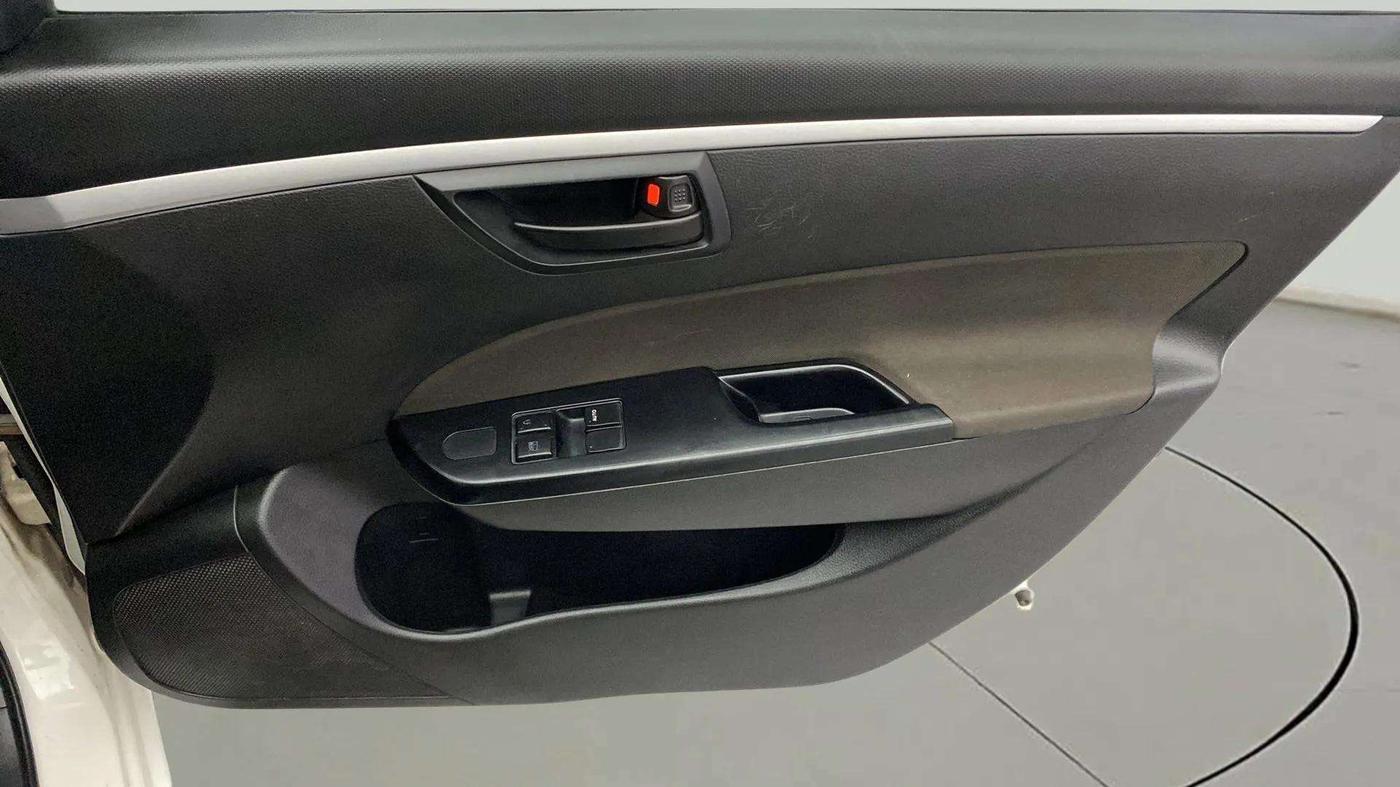 2017 Maruti Swift LXI (O), Petrol, Manual, 29,662 km, Driver Side Door Panels Control