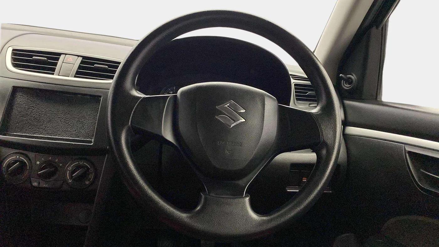 2017 Maruti Swift LXI (O), Petrol, Manual, 29,662 km, Steering Wheel Close Up