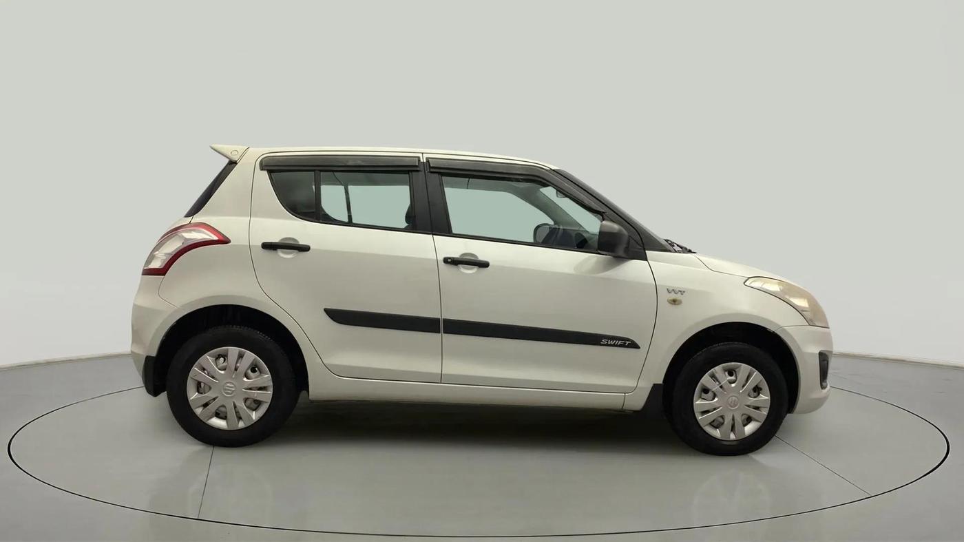 2017 Maruti Swift LXI (O), Petrol, Manual, 29,662 km, Right Side View
