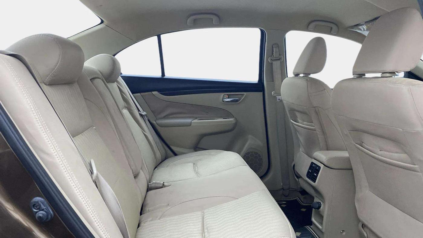 2017 Maruti Ciaz VXI (O), Petrol, Manual, 54,179 km, Right Side Rear Door Cabin