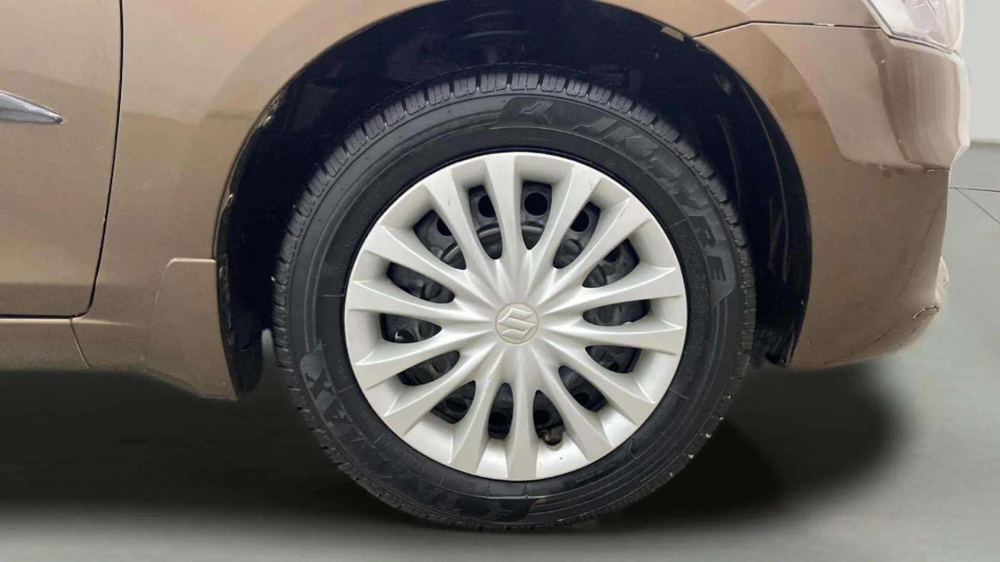 2017 Maruti Ciaz VXI (O), Petrol, Manual, 54,179 km, Right Front Wheel
