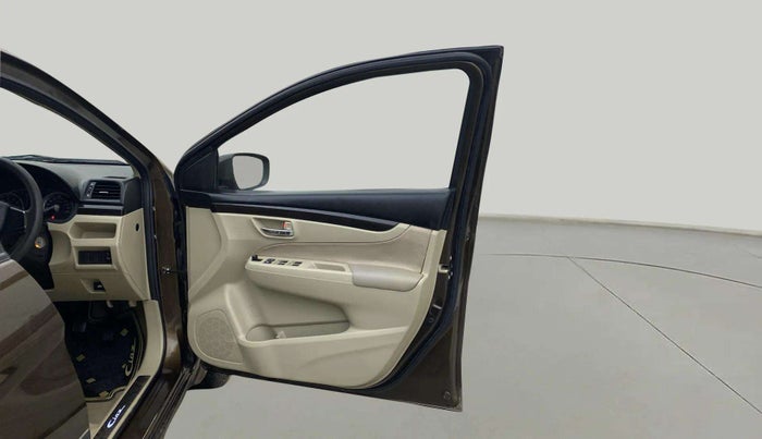 2017 Maruti Ciaz VXI (O), Petrol, Manual, 54,179 km, RHS Front Door