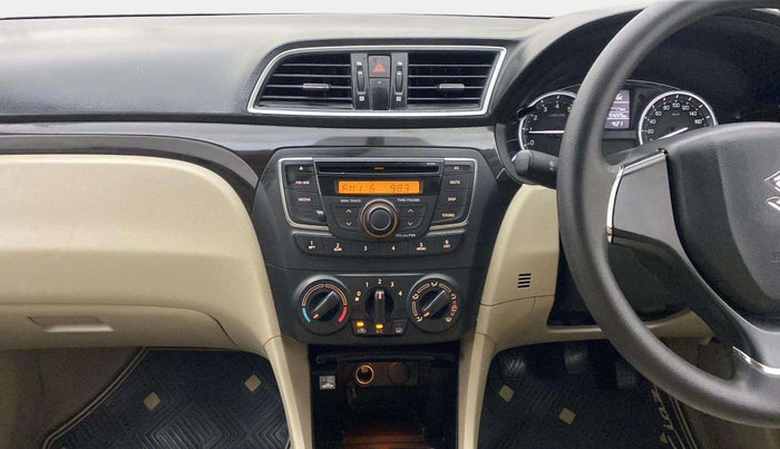 2017 Maruti Ciaz VXI (O), Petrol, Manual, 54,179 km, Air Conditioner