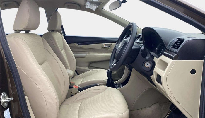 2017 Maruti Ciaz VXI (O), Petrol, Manual, 54,179 km, Right Side Front Door Cabin