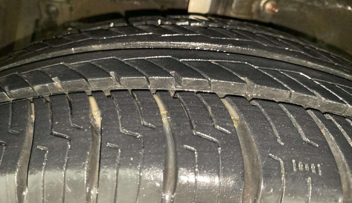 2017 Maruti Ciaz VXI (O), Petrol, Manual, 54,179 km, Left Front Tyre Tread