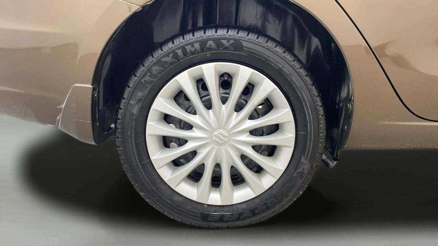 2017 Maruti Ciaz VXI (O), Petrol, Manual, 54,179 km, Right Rear Wheel