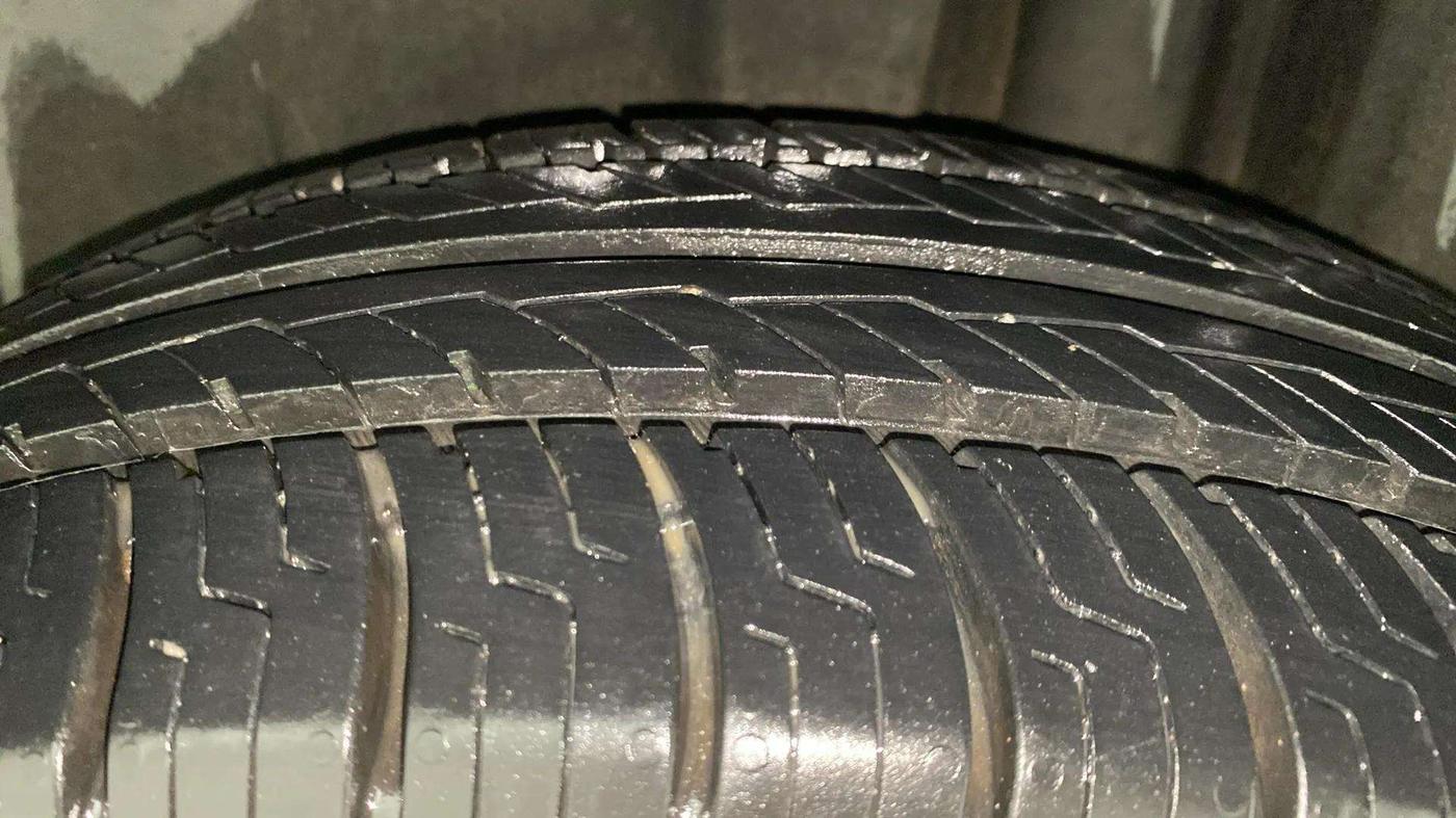 2017 Maruti Ciaz VXI (O), Petrol, Manual, 54,179 km, Left Rear Tyre Tread