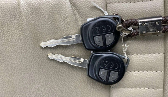 2018 Maruti Ciaz DELTA 1.4 MT PETROL, Petrol, Manual, 67,726 km, Key Close Up