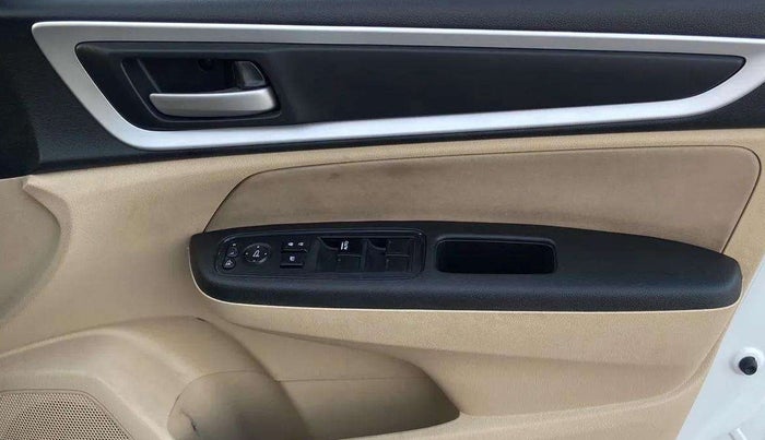 2022 Honda Amaze 1.5L I-DTEC S, Diesel, Manual, 61,220 km, Driver Side Door Panels Control