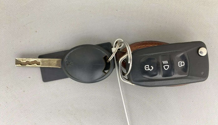 2022 Tata Tiago XZA PLUS PETROL, Petrol, Automatic, 47,680 km, Key Close Up
