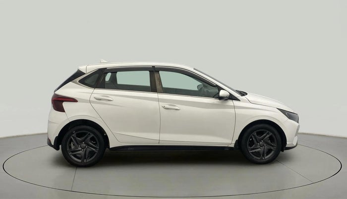 2022 Hyundai NEW I20 SPORTZ 1.2 MT, Petrol, Manual, 72,644 km, Right Side View