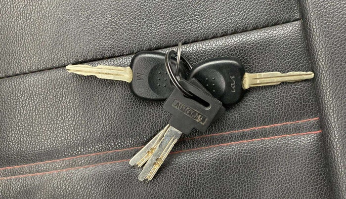 2021 KIA SONET HTE 1.2, Petrol, Manual, 22,821 km, Key Close Up