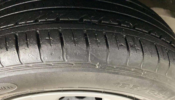 2021 KIA SONET HTE 1.2, Petrol, Manual, 22,821 km, Right Front Tyre Tread