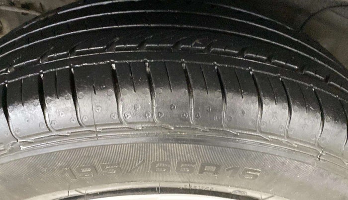 2021 KIA SONET HTE 1.2, Petrol, Manual, 22,821 km, Left Front Tyre Tread