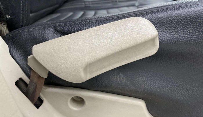 2019 Maruti Celerio VXI CNG, CNG, Manual, 83,421 km, Driver Side Adjustment Panel