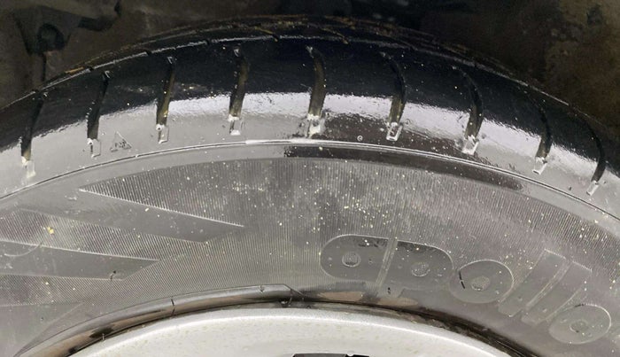 2019 Maruti Celerio VXI CNG, CNG, Manual, 83,421 km, Left Front Tyre Tread