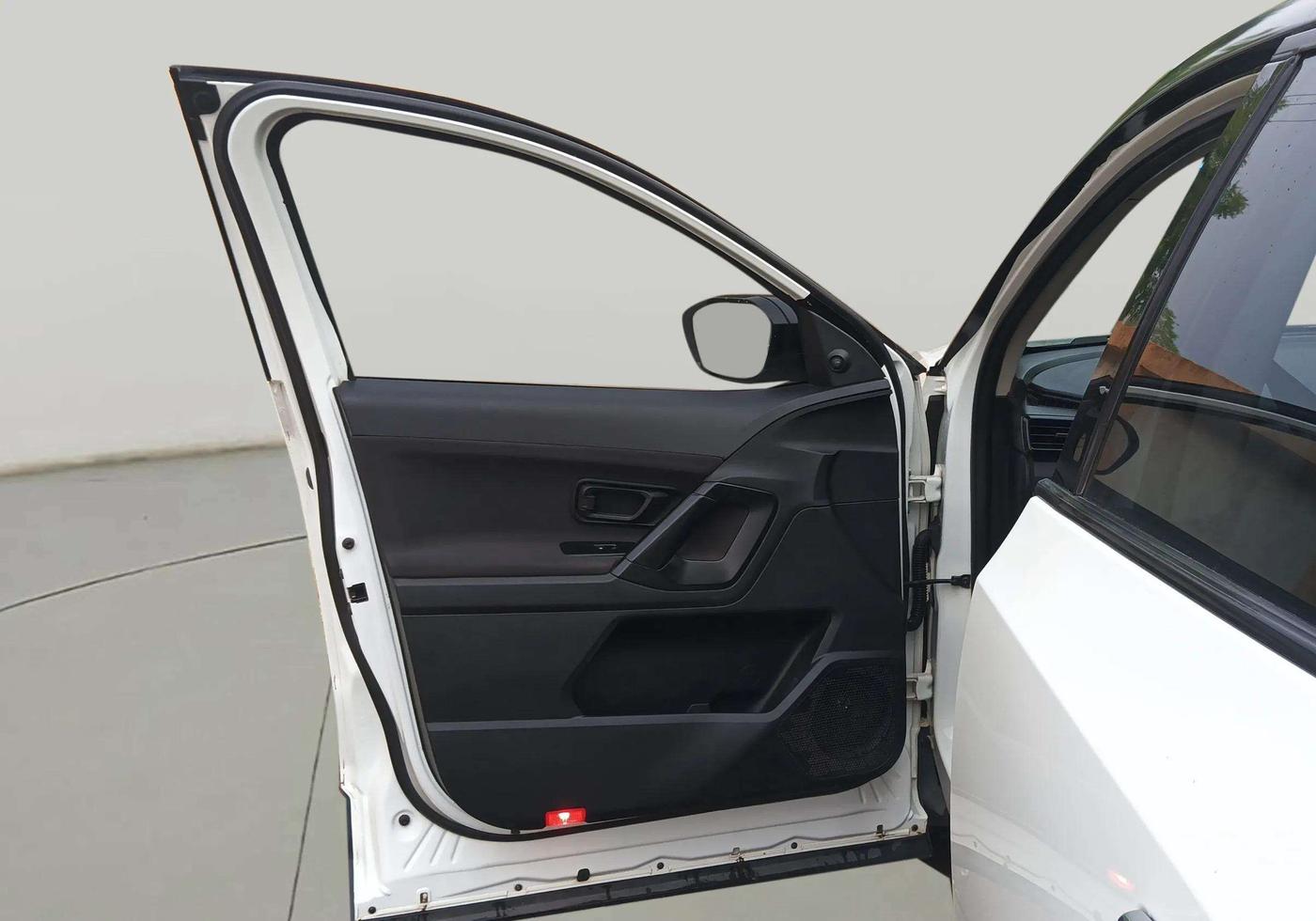 2021 Tata Harrier XE 2.0L KRYOTEC, Diesel, Manual, 1,09,863 km, LHS Front Door