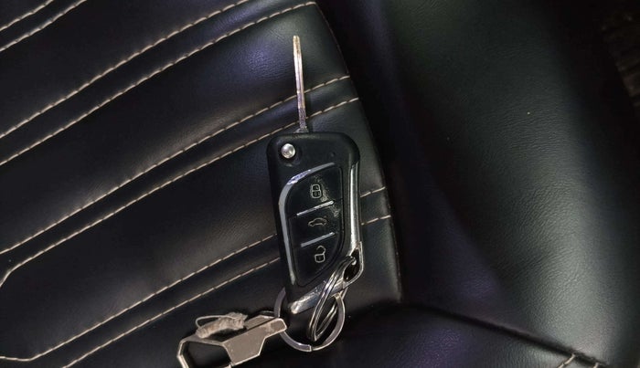 2021 Tata Harrier XE 2.0L KRYOTEC, Diesel, Manual, 1,09,863 km, Key Close Up