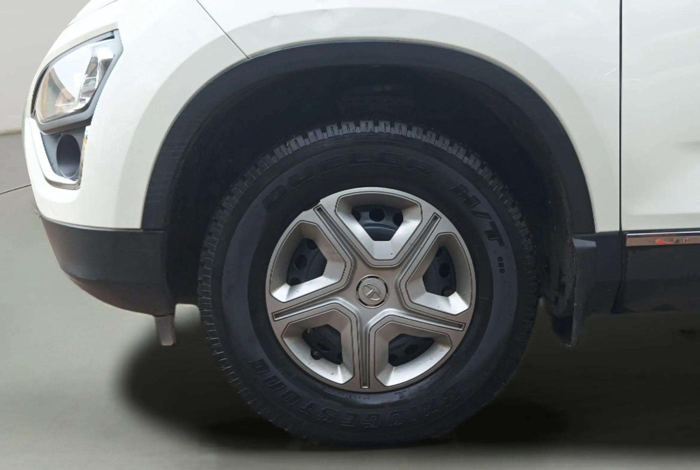 2021 Tata Harrier XE 2.0L KRYOTEC, Diesel, Manual, 1,09,863 km, Left Front Wheel