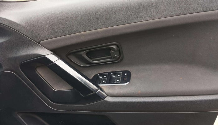 2021 Tata Harrier XE 2.0L KRYOTEC, Diesel, Manual, 1,09,863 km, Driver Side Door Panels Control