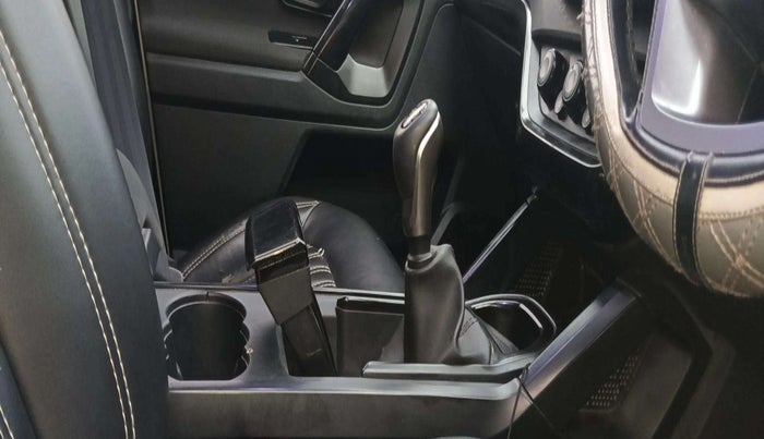 2021 Tata Harrier XE 2.0L KRYOTEC, Diesel, Manual, 1,09,863 km, Gear Lever