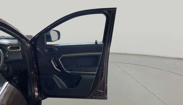 2022 Renault Kiger RXT MT, Petrol, Manual, 15,146 km, RHS Front Door