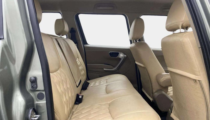 2023 Mahindra BOLERO NEO N10 R, Diesel, Manual, 27,831 km, Right Side Rear Door Cabin