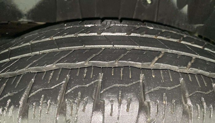 2023 Mahindra BOLERO NEO N10 R, Diesel, Manual, 27,831 km, Left Rear Tyre Tread