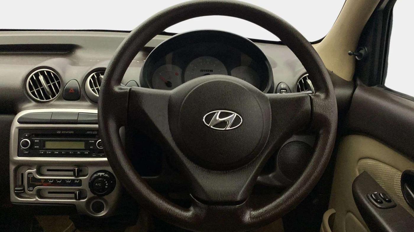 2013 Hyundai Santro Xing GLS PLUS AUDIO, Petrol, Manual, 35,031 km, Steering Wheel Close Up