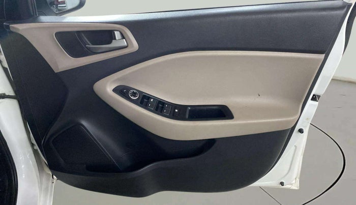 2015 Hyundai Elite i20 ASTA 1.2, Petrol, Manual, 34,431 km, Driver Side Door Panels Control
