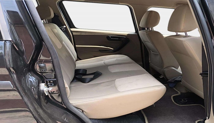 2024 Mahindra BOLERO NEO N 8, Diesel, Manual, 12,649 km, Right Side Rear Door Cabin