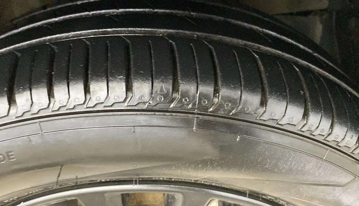 2019 Maruti XL6 ALPHA AT, Petrol, Automatic, 99,425 km, Left Rear Tyre Tread