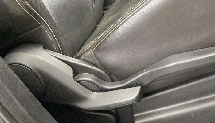 2019 Maruti XL6 ALPHA AT, Petrol, Automatic, 99,425 km, Driver Side Adjustment Panel