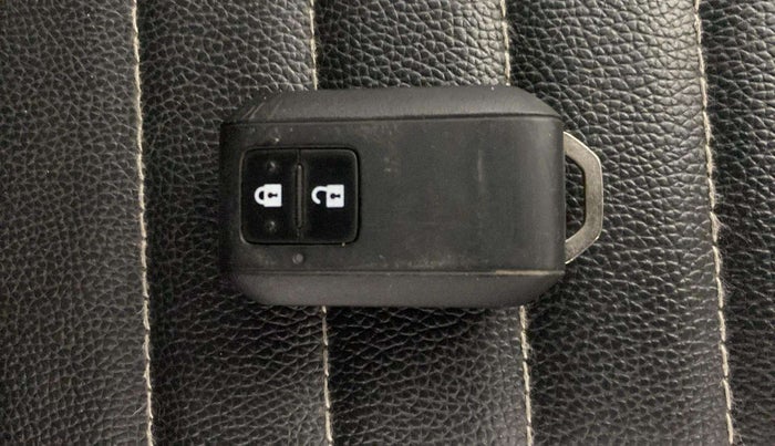 2021 Maruti Baleno ZETA PETROL 1.2, Petrol, Manual, 8,295 km, Key Close Up