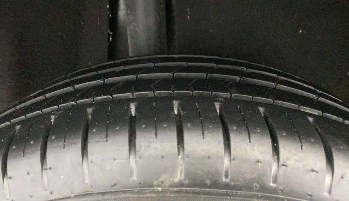 2021 Maruti Baleno ZETA PETROL 1.2, Petrol, Manual, 8,295 km, Right Rear Tyre Tread