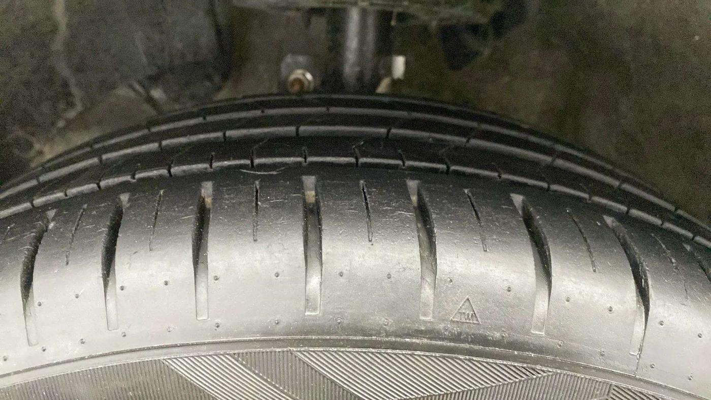 2021 Maruti Baleno ZETA PETROL 1.2, Petrol, Manual, 8,318 km, Left Front Tyre Tread