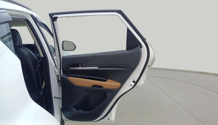 2024 KIA SONET HTX 1.5 AT, Diesel, Automatic, 11,051 km, RHS Rear Door