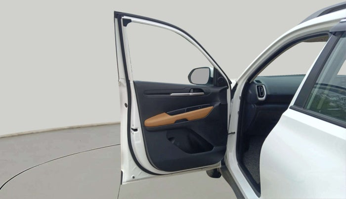 2024 KIA SONET HTX 1.5 AT, Diesel, Automatic, 11,051 km, LHS Front Door