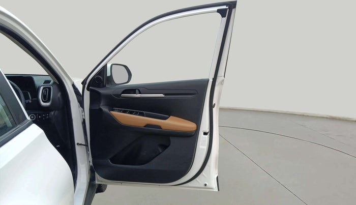 2024 KIA SONET HTX 1.5 AT, Diesel, Automatic, 11,051 km, RHS Front Door