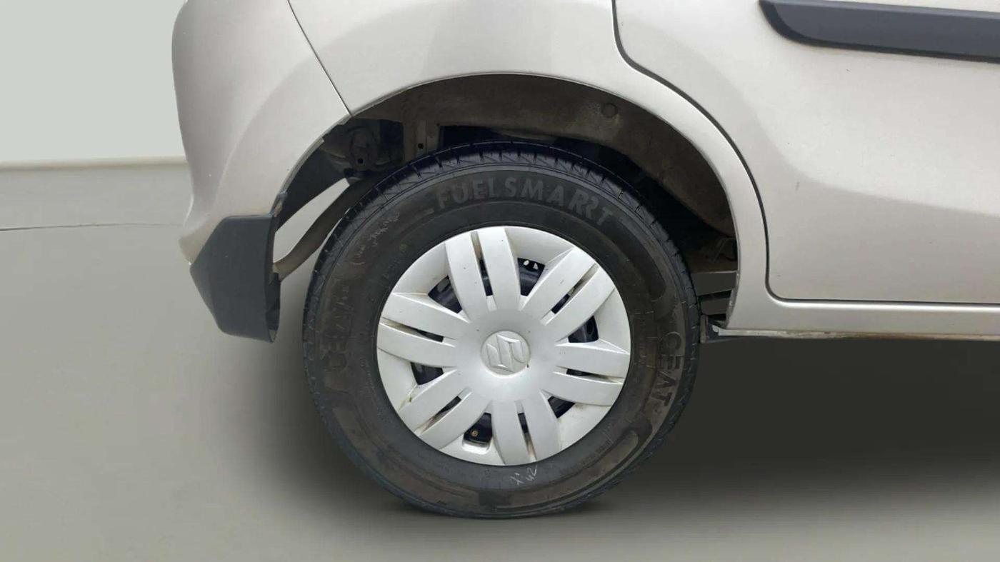 2022 Maruti Alto LXI O, Petrol, Manual, 42,276 km, Right Rear Wheel