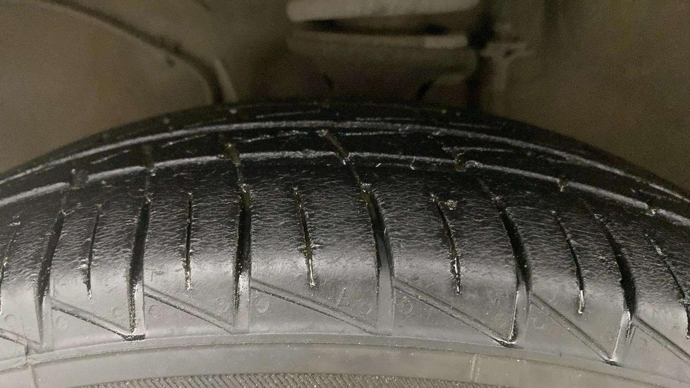 2022 Maruti Alto LXI O, Petrol, Manual, 42,276 km, Left Front Tyre Tread