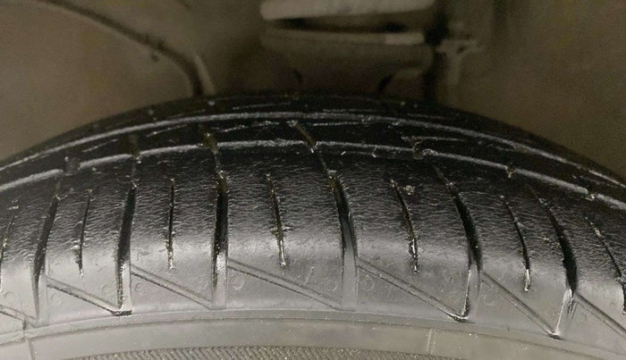 2022 Maruti Alto LXI O, Petrol, Manual, 42,276 km, Left Front Tyre Tread