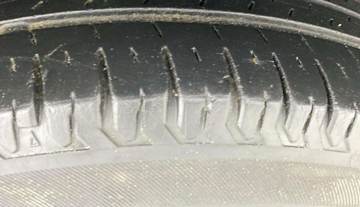 2018 Maruti Dzire VXI, Petrol, Manual, 47,120 km, Right Rear Tyre Tread