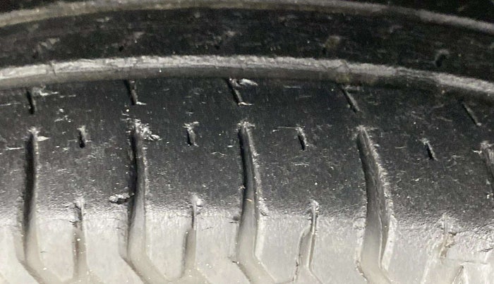 2018 Maruti Dzire VXI, Petrol, Manual, 47,120 km, Left Front Tyre Tread