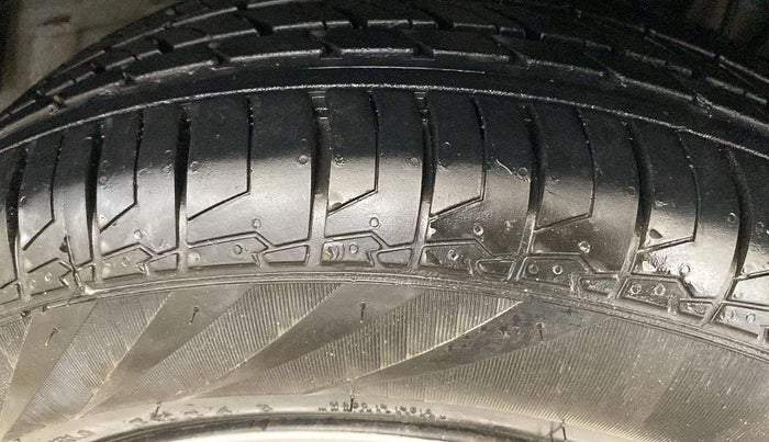 2020 KIA SONET HTK PLUS 1.0 IMT, Petrol, Manual, 23,047 km, Right Front Tyre Tread