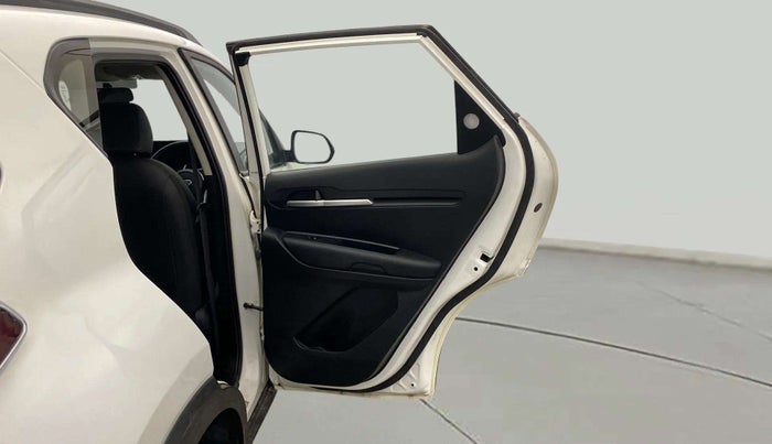 2020 KIA SONET HTK PLUS 1.0 IMT, Petrol, Manual, 23,047 km, RHS Rear Door