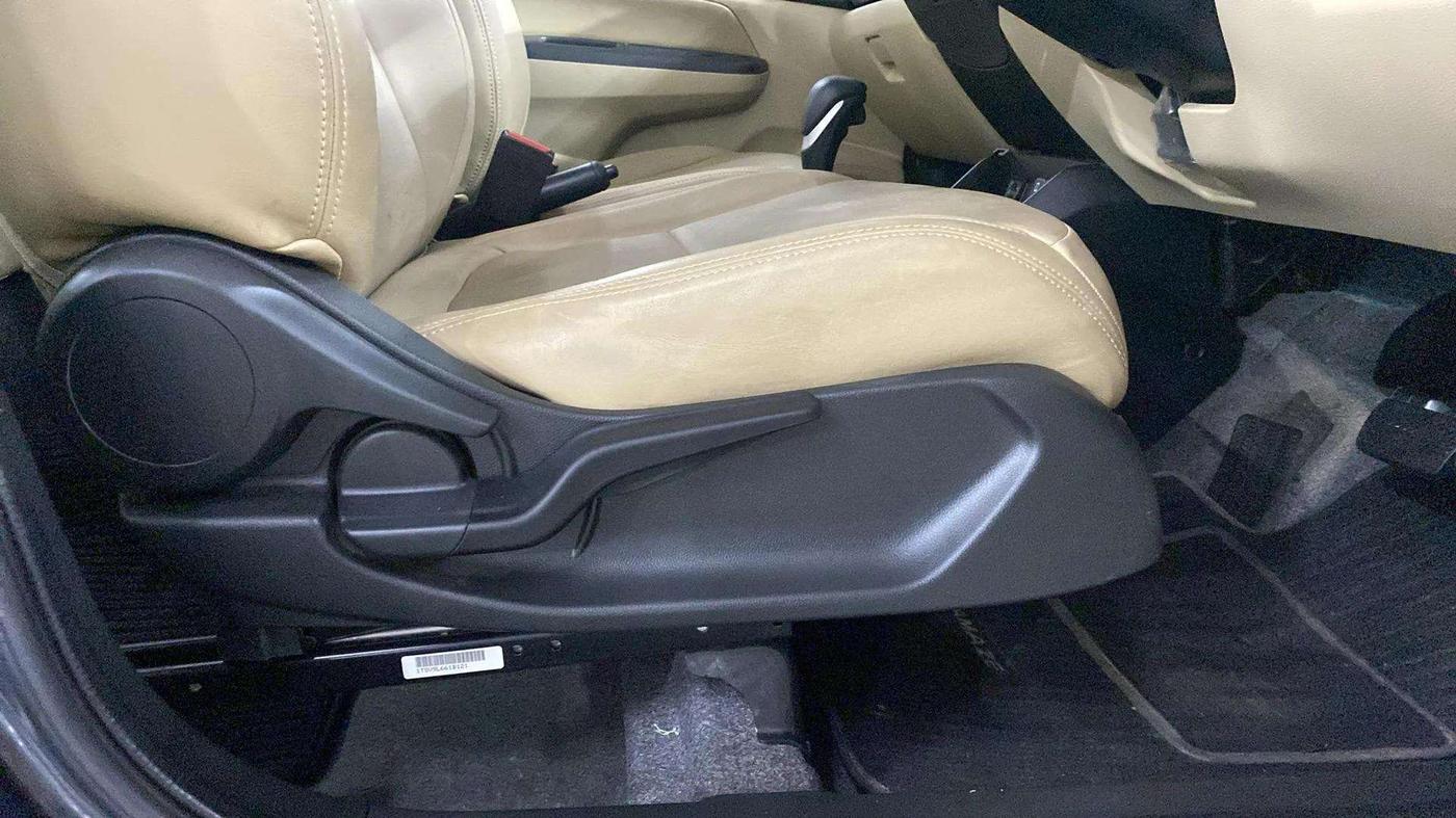 2023 Honda Amaze 1.2L I-VTEC VX CVT, Petrol, Automatic, 7,903 km, Driver Side Adjustment Panel