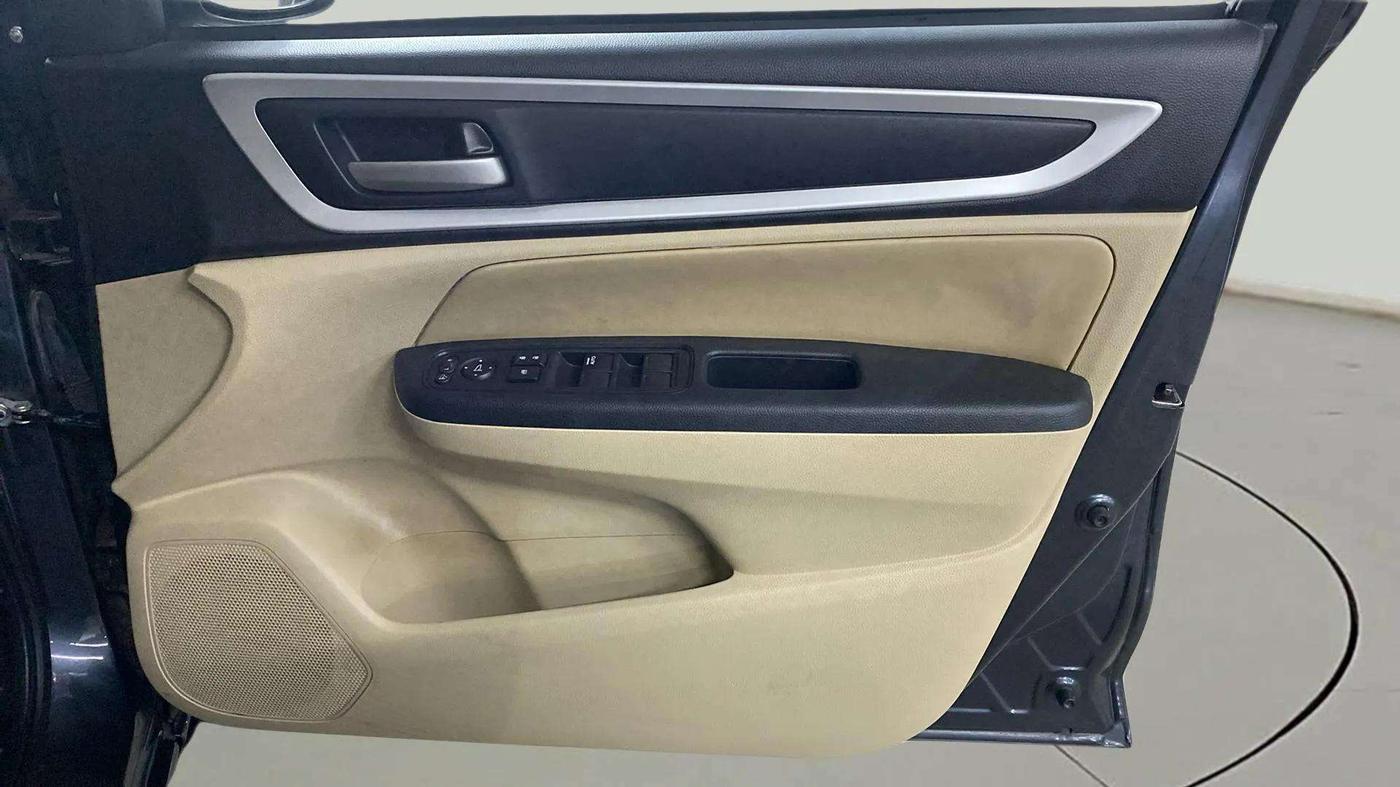 2023 Honda Amaze 1.2L I-VTEC VX CVT, Petrol, Automatic, 7,903 km, Driver Side Door Panels Control