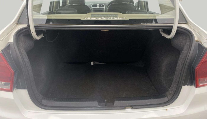 2018 Volkswagen Ameo HIGHLINE PLUS 1.0L 16 ALLOY, Petrol, Manual, 44,983 km, Boot Open Zoomed View