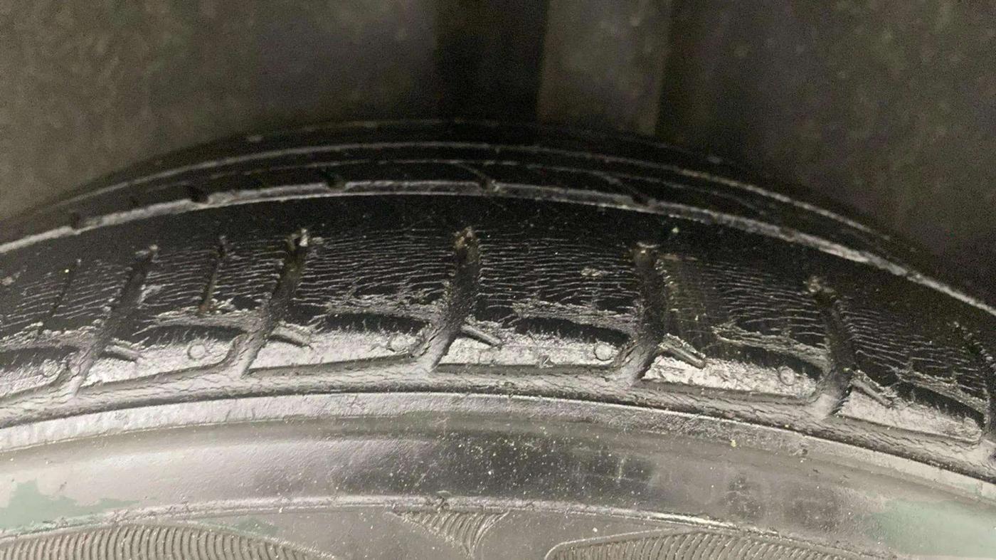 2018 Volkswagen Ameo HIGHLINE PLUS 1.0L 16 ALLOY, Petrol, Manual, 44,983 km, Left Rear Tyre Tread